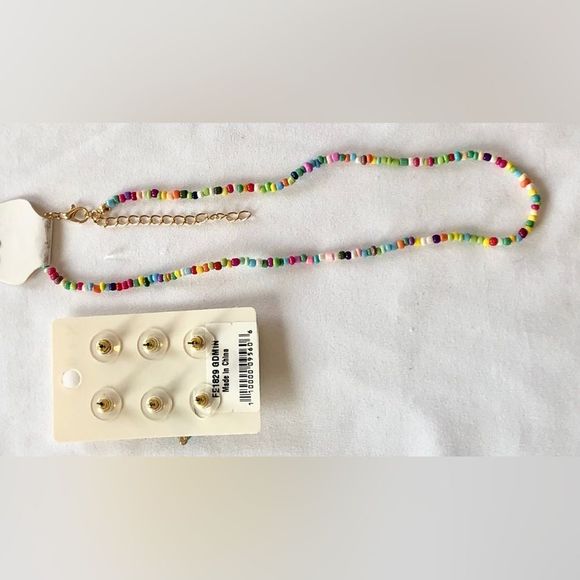 Seed bead colorful necklace with green + earring set, gold tone - Picture 5 of 10